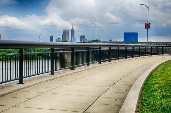 Skyline von Indianapolis. Panoramabild der Skyline von Indianapolis — Stockfoto