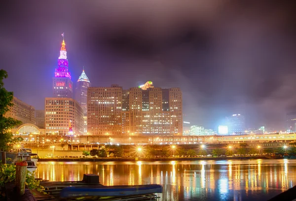 Cleveland. Image de Cleveland centre-ville la nuit — Photo