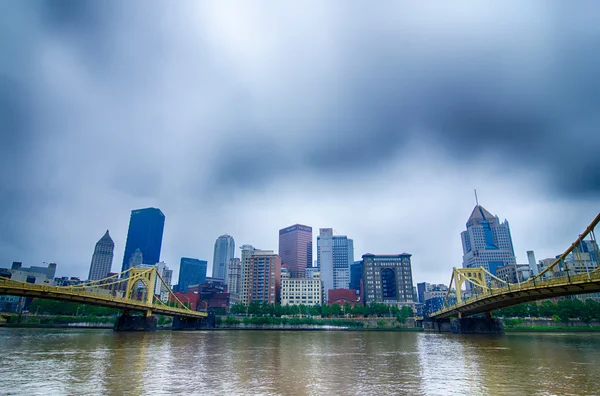 Pittsburgh, Pennsylvanie - ville aux États-Unis. Skyline wi — Photo