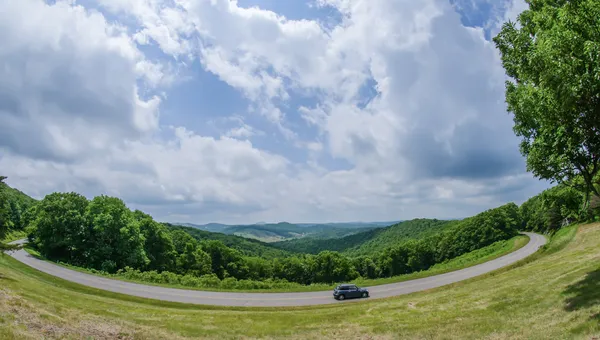 在西弗吉尼亚州的 blue ridge 大道沿线的风景 — 图库照片