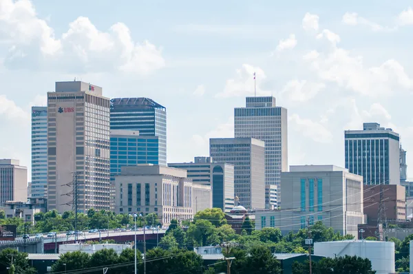 Nashville, Tennessee skyline centro y calles — Foto de Stock