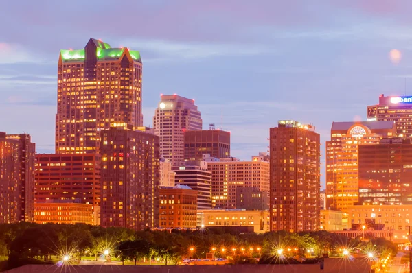Ciudad de St. Louis skyline. Imagen del centro de St. Louis con Gate —  Fotos de Stock