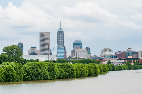 Indianapolis skyline över floden — Stockfoto