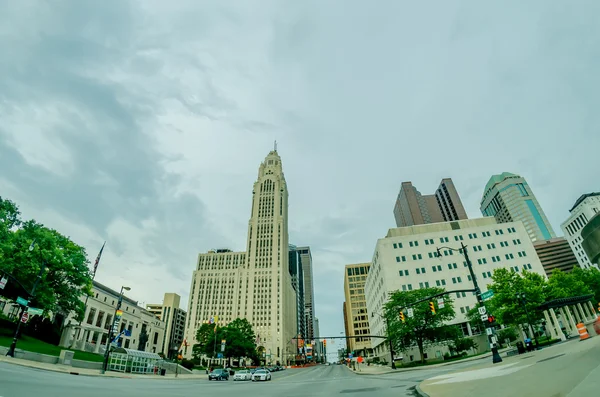 Columbus Ohio skyline and downtown streets in late afternoon — Stock Photo, Image