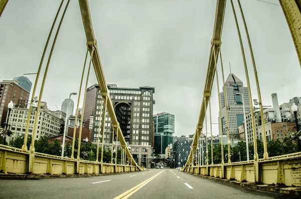 Big empty bridge in downtown Pittsburgh Pennsylvania. — Stock Photo, Image