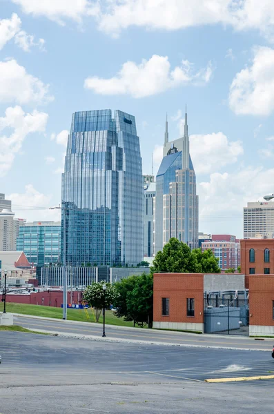 Nashville, Tennessee downtown skyline og gader - Stock-foto