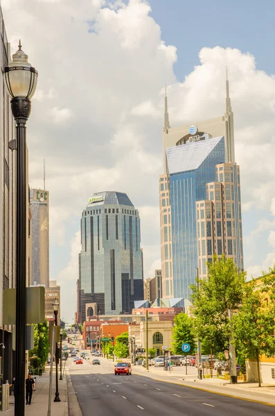 Nashville, Tennessee skyline del centro e strade — Foto Stock