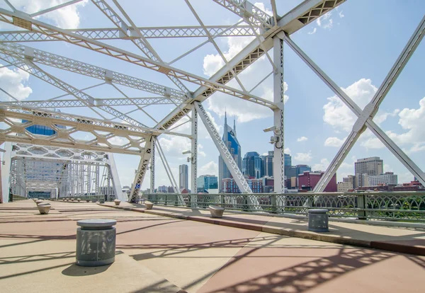 Fußgängerbrücke in der Innenstadt von Nashville, Tennessee — Stockfoto