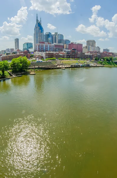 Nashville, Tennessee skyline centro y calles — Foto de Stock