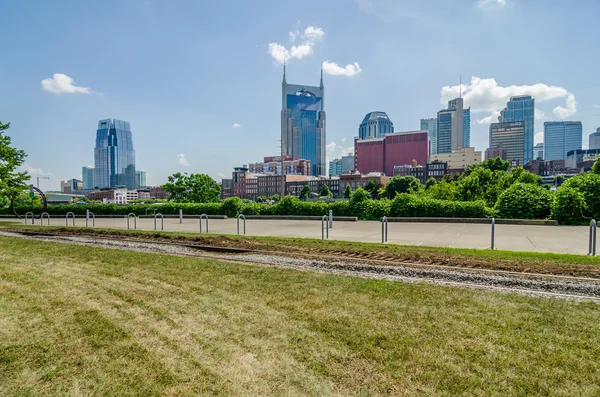 Nashville, Tennessee downtown skyline and streets — Stock Photo, Image