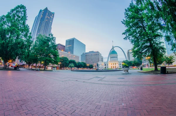 St. Louis downtown skyline buildings at night — Stock Photo, Image