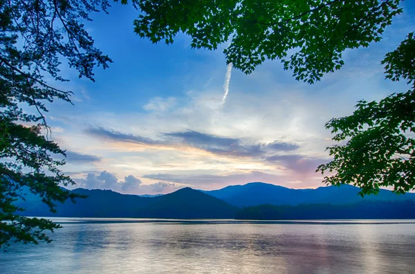 Lake santeetlah in great smoky mountains north carolina — стоковое фото