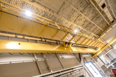 Ulaşım, üretim ve üretim için vinç veya köprü vinç kaldırma dahil.