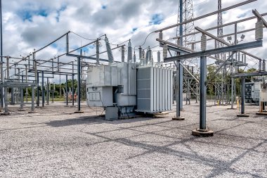 Yüksek voltajlı elektrik santrali.