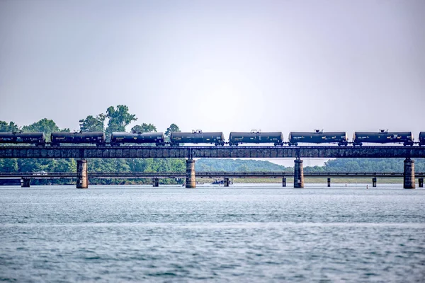 Pont Train Locomotive Avec Passage Niveau Lac — Photo