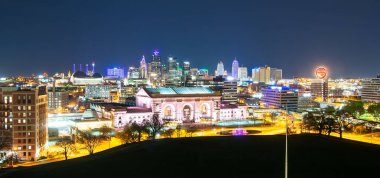 Kansas City Şehir Manzarası Geceleri gökyüzü