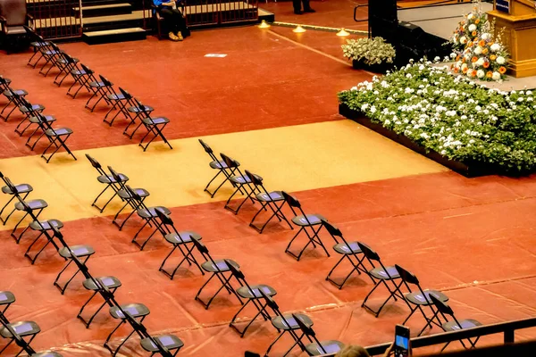 Afstudeerceremonie Zitplaatsen Klaar Voor Afgestudeerden Het Stadion — Stockfoto