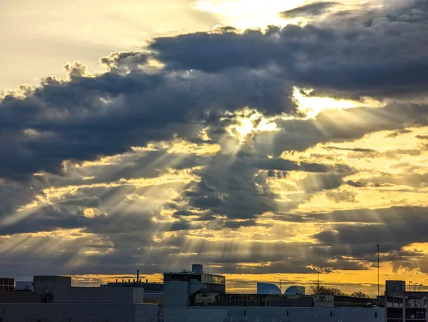 堪萨斯城上空的日出 — 图库照片