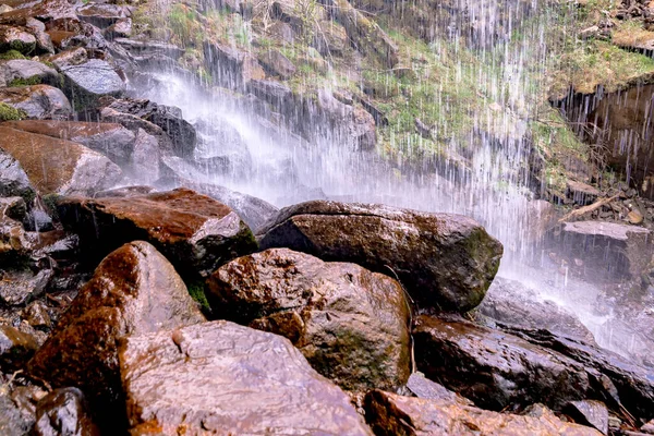 Scenic Waterfall Roadside Going Cliff Boulders Rocks You Can Longer — Stock Photo, Image