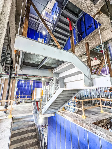 Escalera Moderna Bajo Nueva Construcción Lugar Trabajo — Foto de Stock