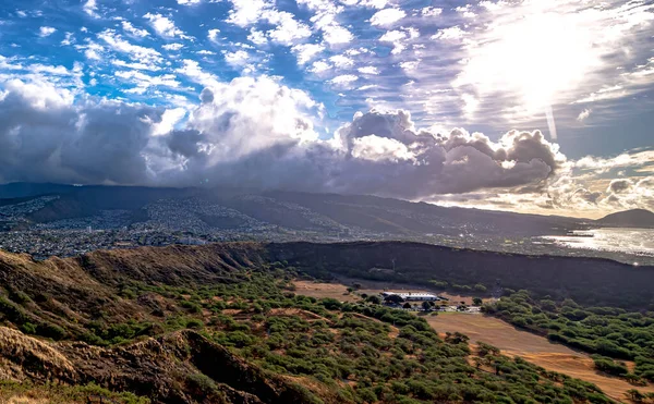 hiking nature views on diamond head honolulu hawaii