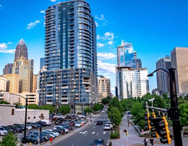 Charlotte Kuzey Carolina Şehir merkezinin yukarısında gökyüzü