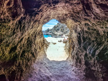 Halona Koyu lav tüneli manzarası, Oahu, Hawaii