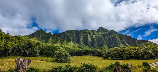 Kualoa Dağın Panoramik Görünümü Hawaii Oahu Adasında Yer Çekimi Ünlü — Stok fotoğraf
