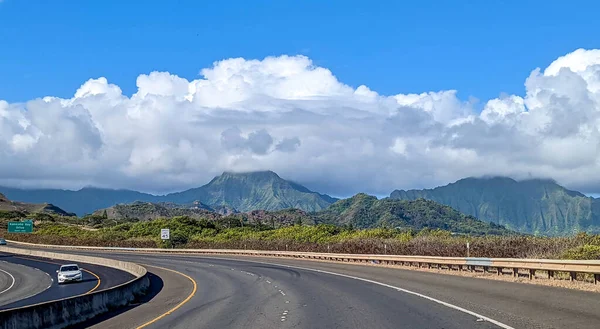 Вождение Дорогам Оаху Гавайи — стоковое фото