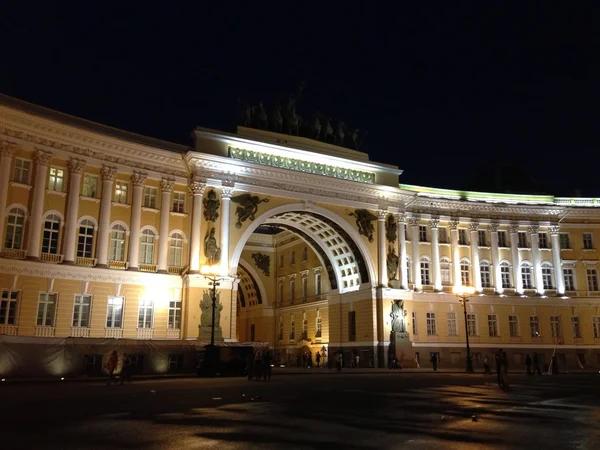 Санкт-Петербург, Россия. Достопримечательности, улицы, река, закат — стоковое фото