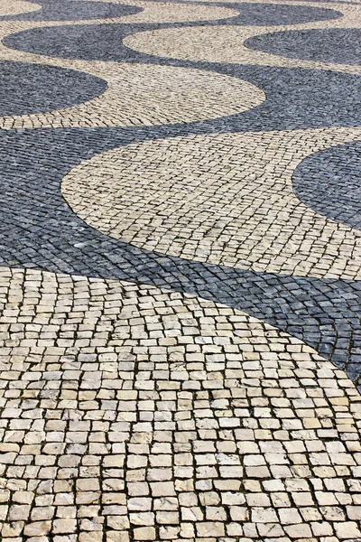 Detail typický portugalský chodník v Lisabonu, Portugalsko — Stock fotografie