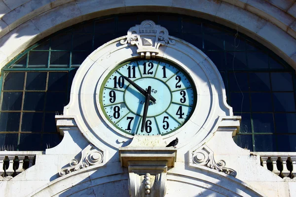 Alte Uhr — Stockfoto