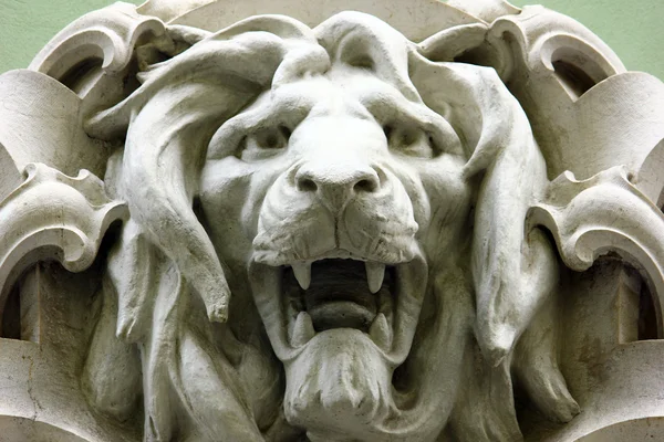 Statue d'un lion — Photo