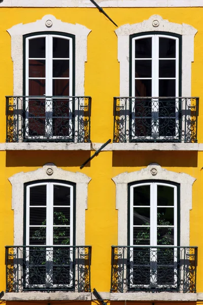 Detalle de un antiguo edificio en Lisboa, Portugal — Foto de Stock