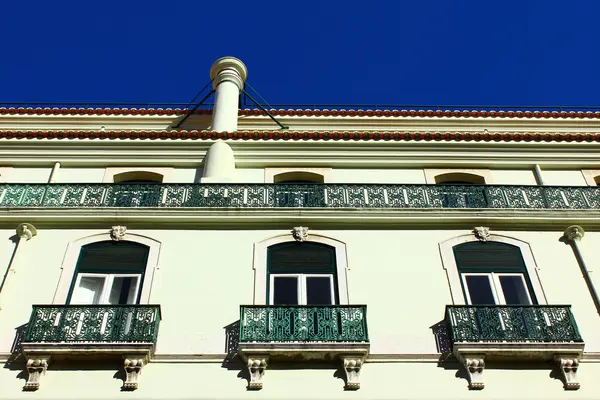 Detalj av en gammal byggnad i Lissabon, Portugal — Stockfoto