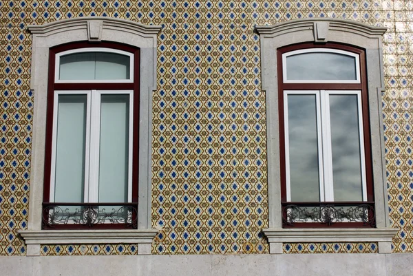 Lizbon, Portekiz 'deki eski bir binanın detayları — Stok fotoğraf