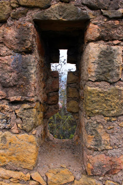 Detail of a loophole at a portuguese medieval castle — Stock Photo, Image