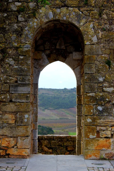 Detalhe de uma porta na fortificação de Óbidos, Portugal — Fotografia de Stock