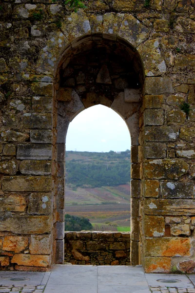 Detalj av en dörr på obidos berikning, portugal — Stockfoto