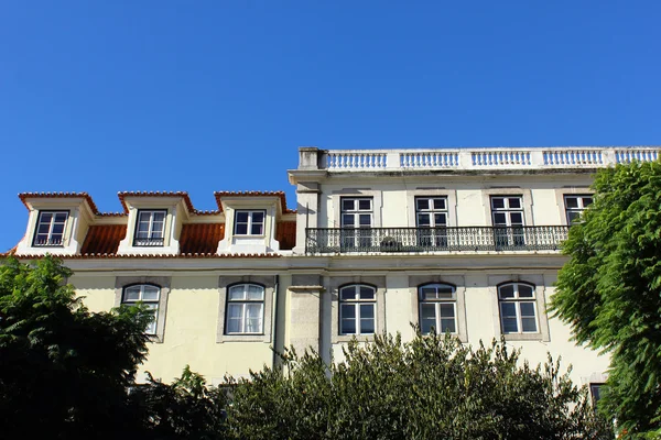 Detalhe de um edifício antigo em Lisboa, Portugal — Fotografia de Stock