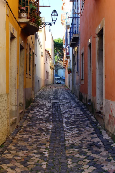Detail of a narrow street at Lisbon, Portugal — Stock Photo, Image