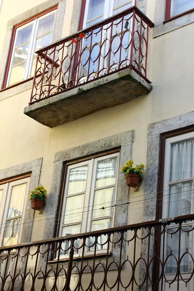 Detalle de un antiguo edificio en Lisboa, Portugal — Foto de Stock