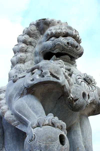 Chinese Lion Statue — Stock Photo, Image