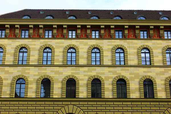 Detail eines Gebäudes in München, Deutschland — Stockfoto