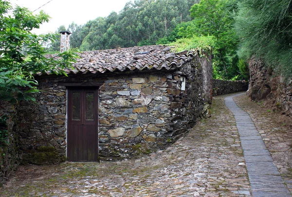 Detail eines alten Schieferhauses — Stockfoto