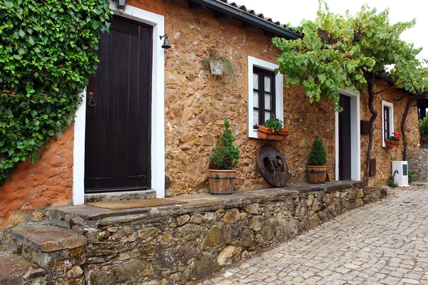 Détail d'une rue d'un vieux village portugais — Photo