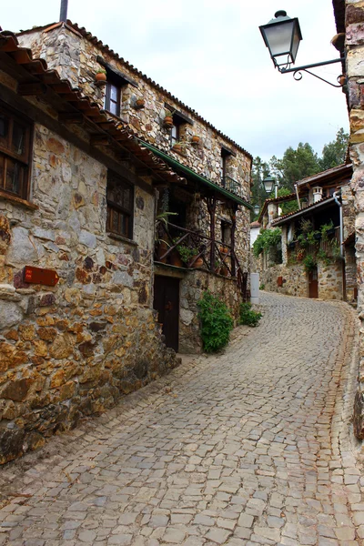 Détail d'une rue d'un vieux village portugais — Photo