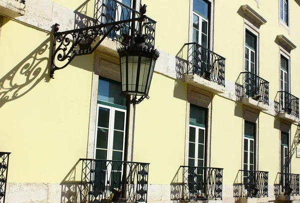 Dettaglio di un vecchio edificio a Lisbona, Portogallo — Foto Stock