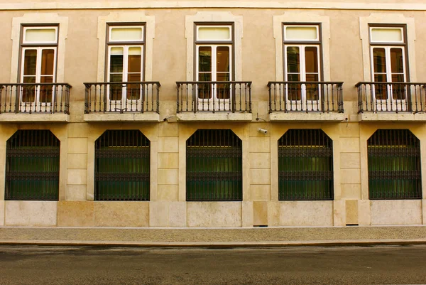Деталь старого здания в Лиссабоне, Португалия — стоковое фото