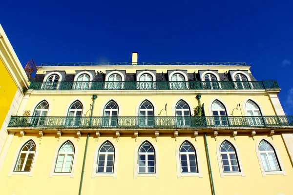 Detalj av en gammal byggnad i Lissabon, Portugal — Stockfoto